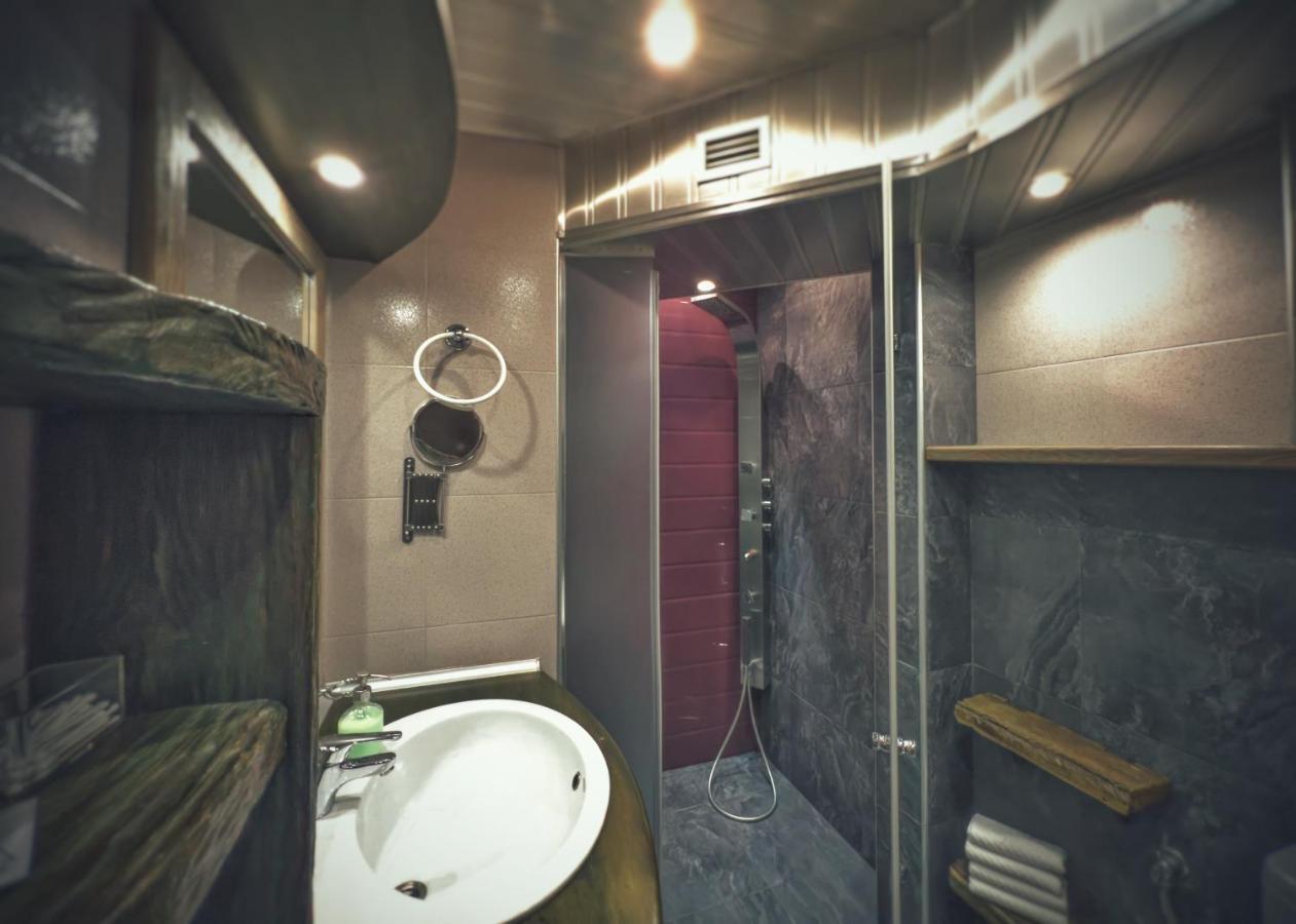 Тhe Bohemian Lodge-Entire House With Sauna Veliko Tărnovo Esterno foto