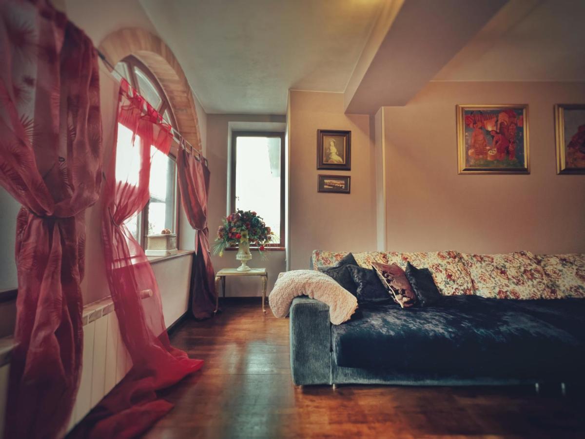Тhe Bohemian Lodge-Entire House With Sauna Veliko Tărnovo Esterno foto
