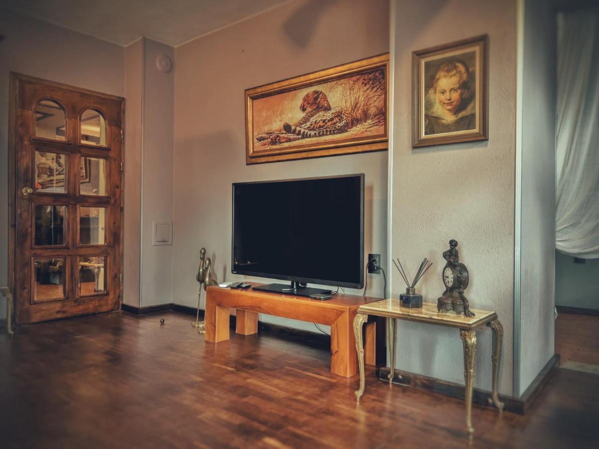 Тhe Bohemian Lodge-Entire House With Sauna Veliko Tărnovo Esterno foto