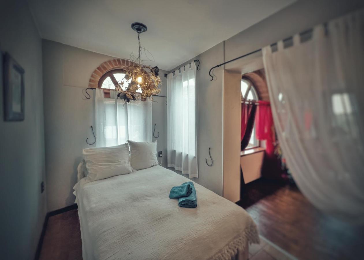 Тhe Bohemian Lodge-Entire House With Sauna Veliko Tărnovo Esterno foto